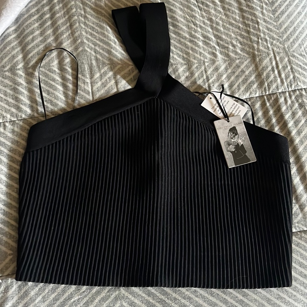 Black crop top with tags